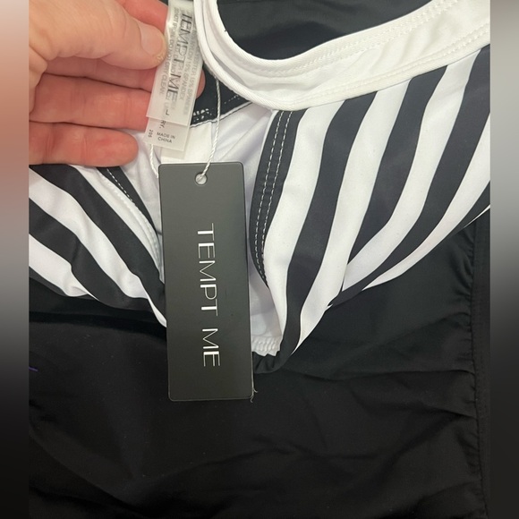 NWT Striped Black and White One Piece Swimsuit swimsuit, size L - Picture 2 of 5